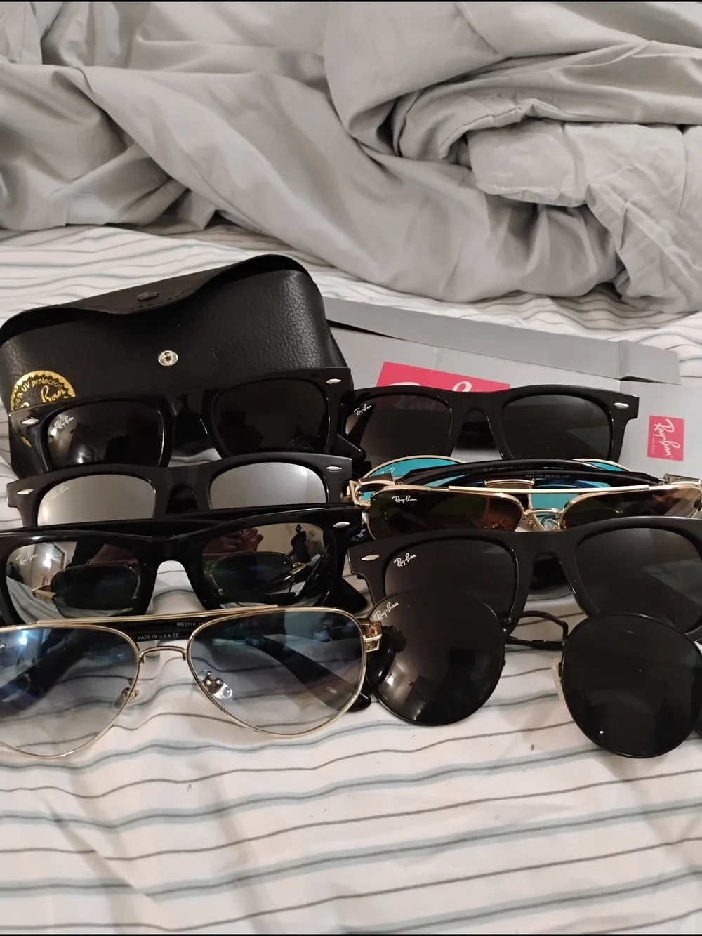 Statistics!!Gold Frame Sunglasses with Black Lenses, Statistics!!